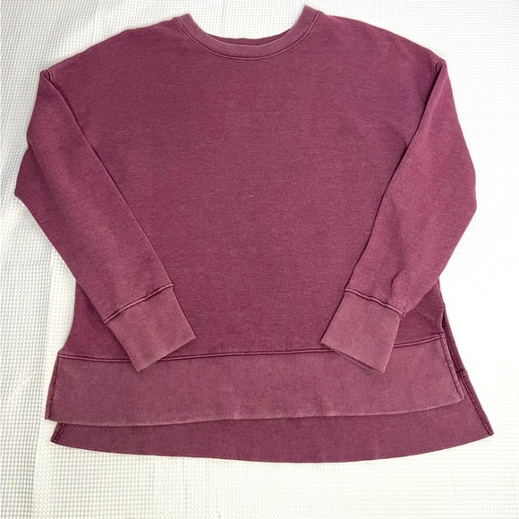 Time and Tru Women's Plus Crewneck Sweatshirt with High-Low Hem, Small - Picture 1 of 3